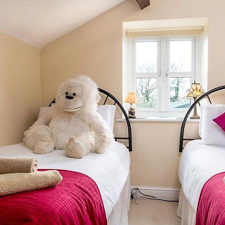 Tregarnedd Cottage Ллангефни Экстерьер фото